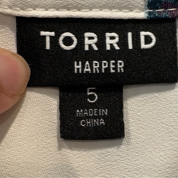 Torrid Harper Floral Y Neck Top 5X - Picture 8 of 11